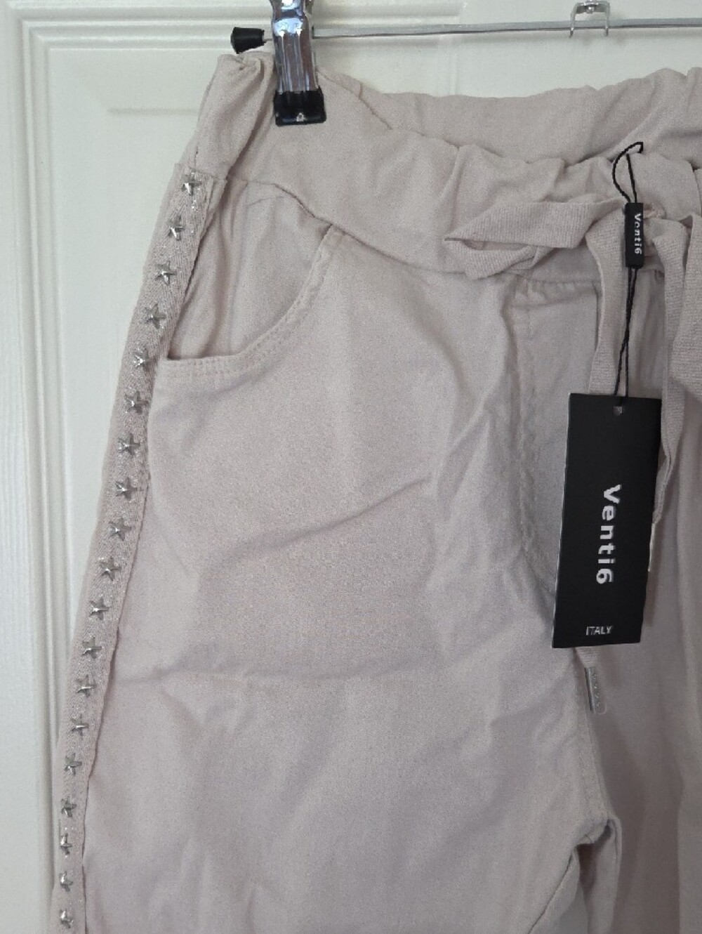 Venteé Beige Drawstring Stud-Trim Joggers - Picture 2 of 7